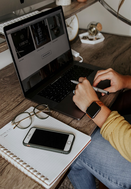 Olivera Flamme Consultante Google Ads & Meta Ads, Facebook Ads, pour PME et entreprises de services, à Lille et dans les Hauts de France. Freelance SEA, spécialisée dans la publicité digitale, la génération de leads et l'acquisition digitale.